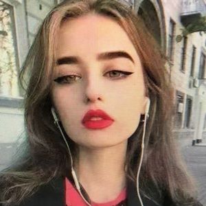 Meet your Posher, Suzanne